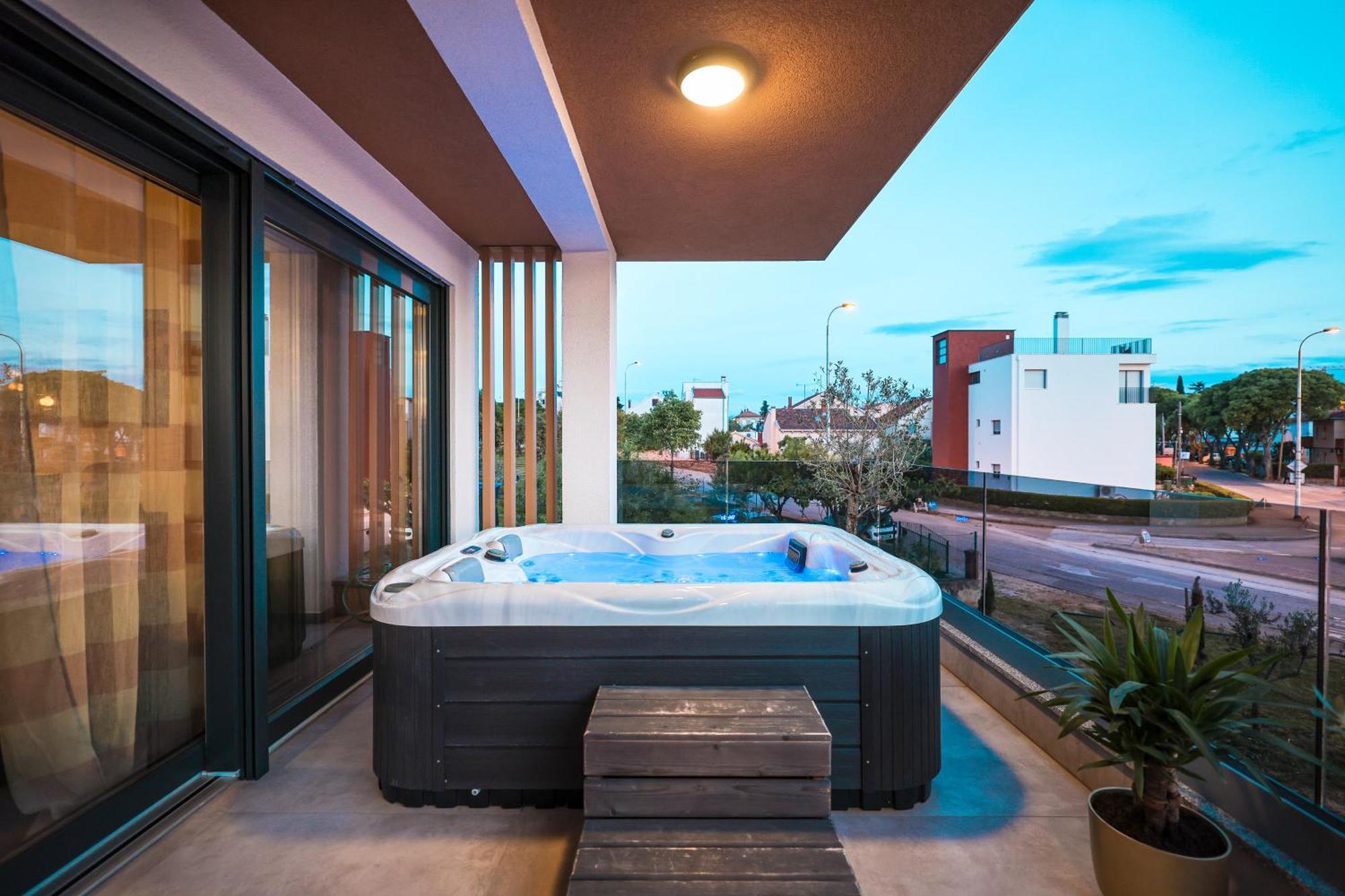 Luma Luxury Apartment With Jacuzzi Zadar Exteriör bild