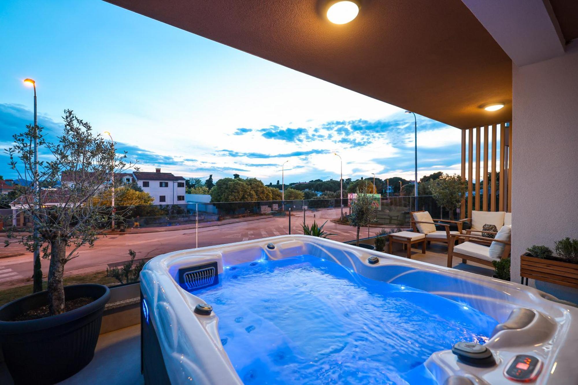 Luma Luxury Apartment With Jacuzzi Zadar Exteriör bild