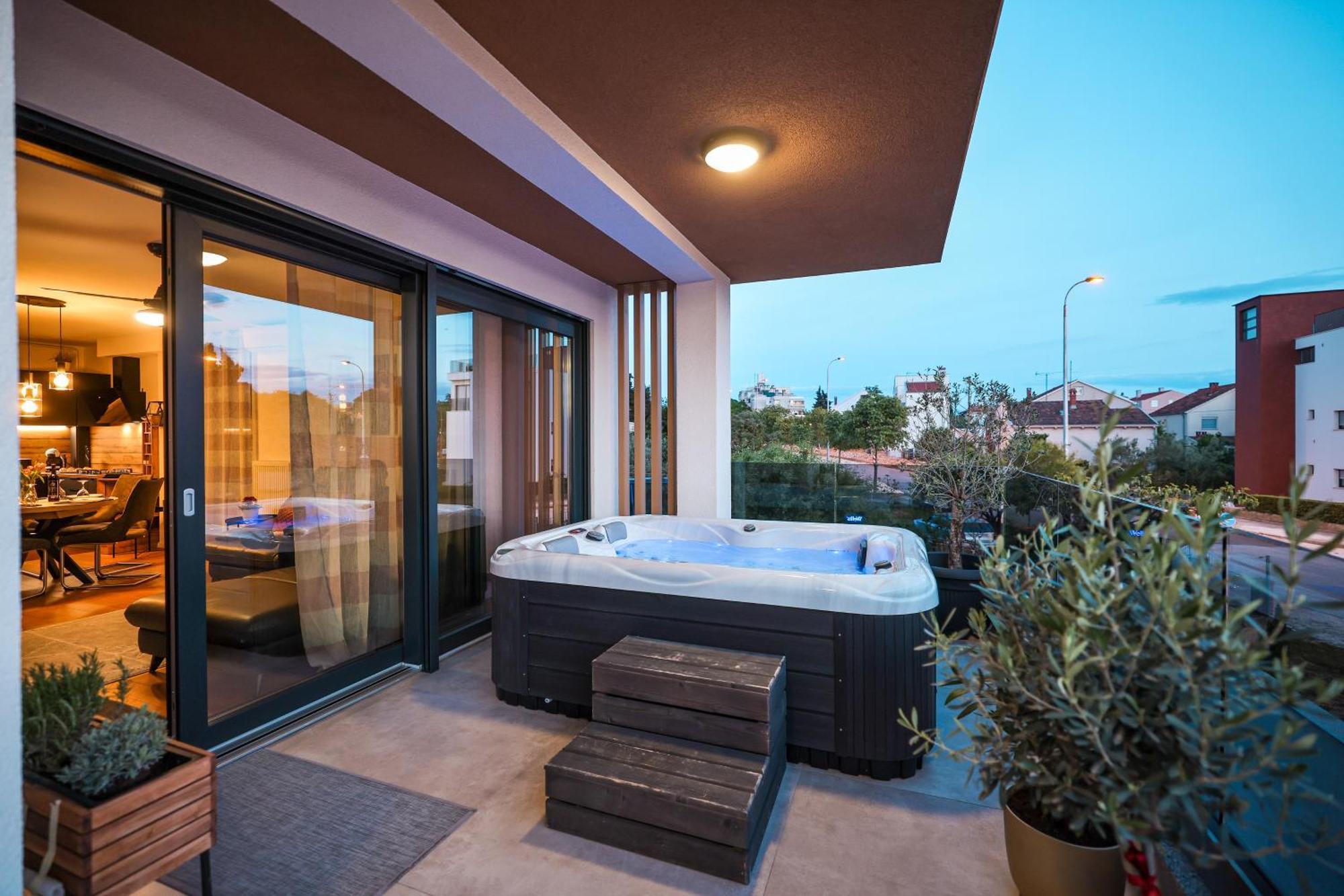 Luma Luxury Apartment With Jacuzzi Zadar Exteriör bild