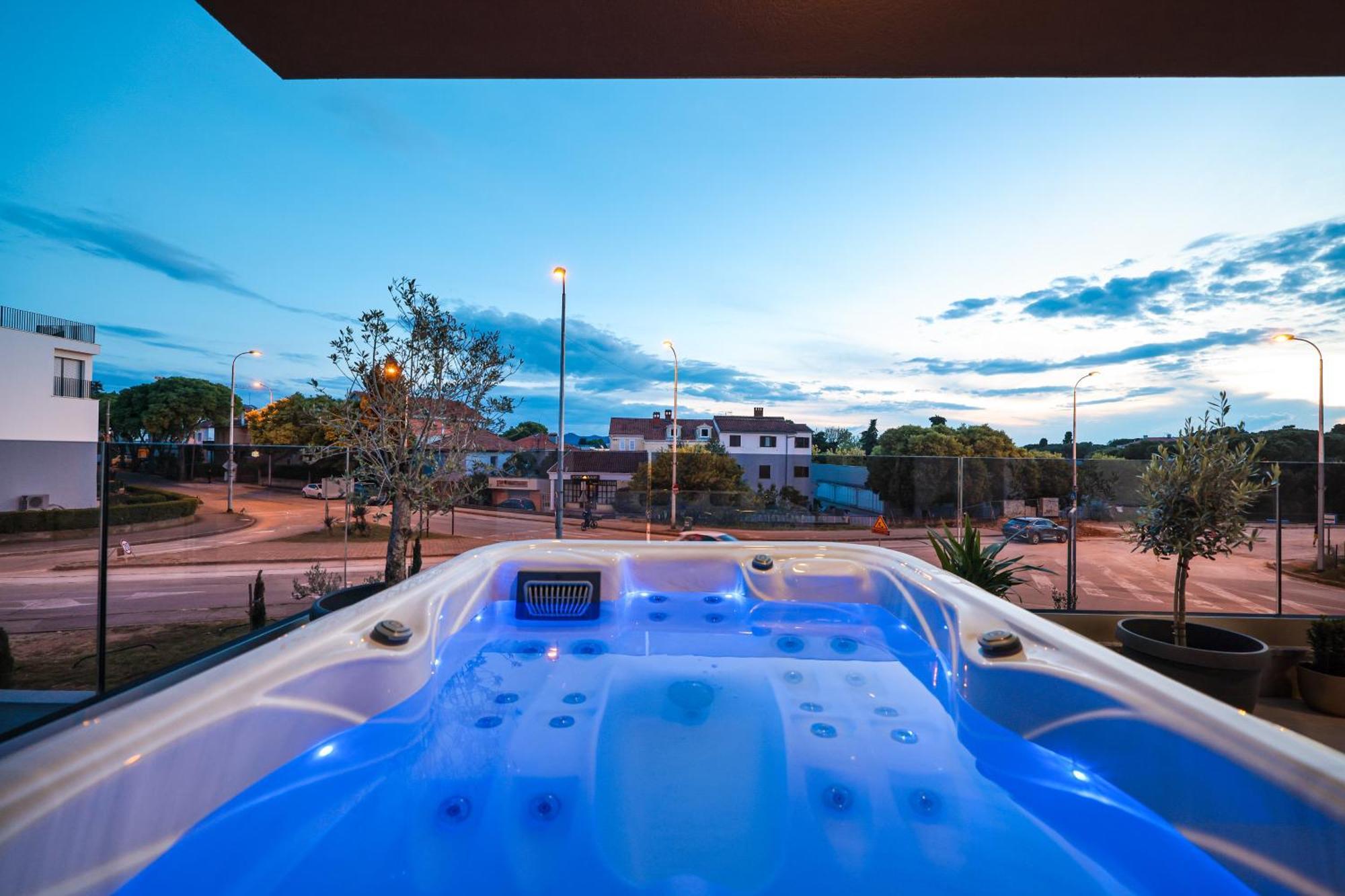 Luma Luxury Apartment With Jacuzzi Zadar Exteriör bild