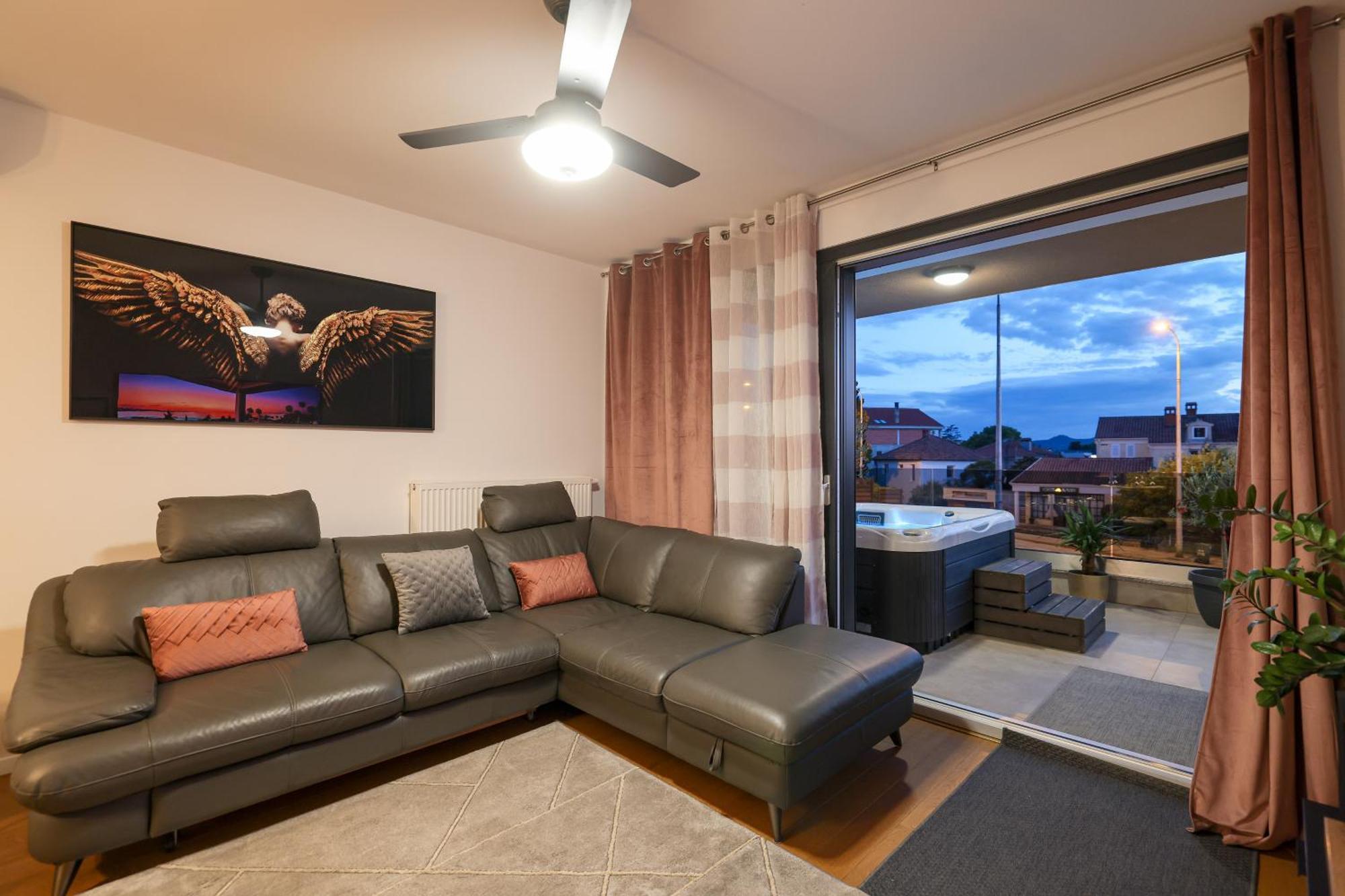 Luma Luxury Apartment With Jacuzzi Zadar Exteriör bild