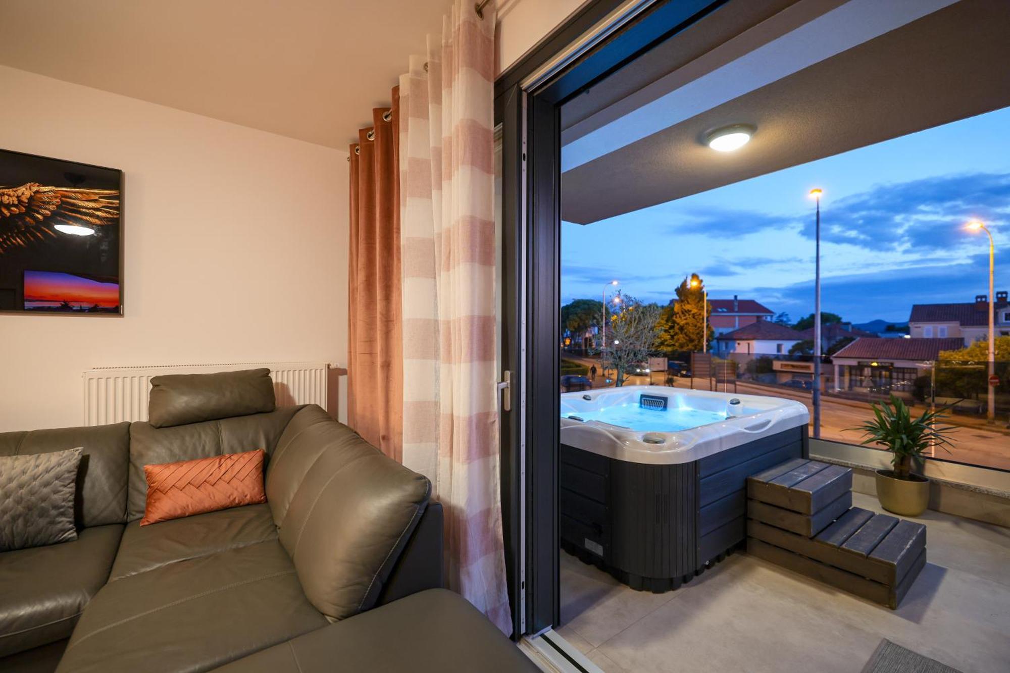 Luma Luxury Apartment With Jacuzzi Zadar Exteriör bild