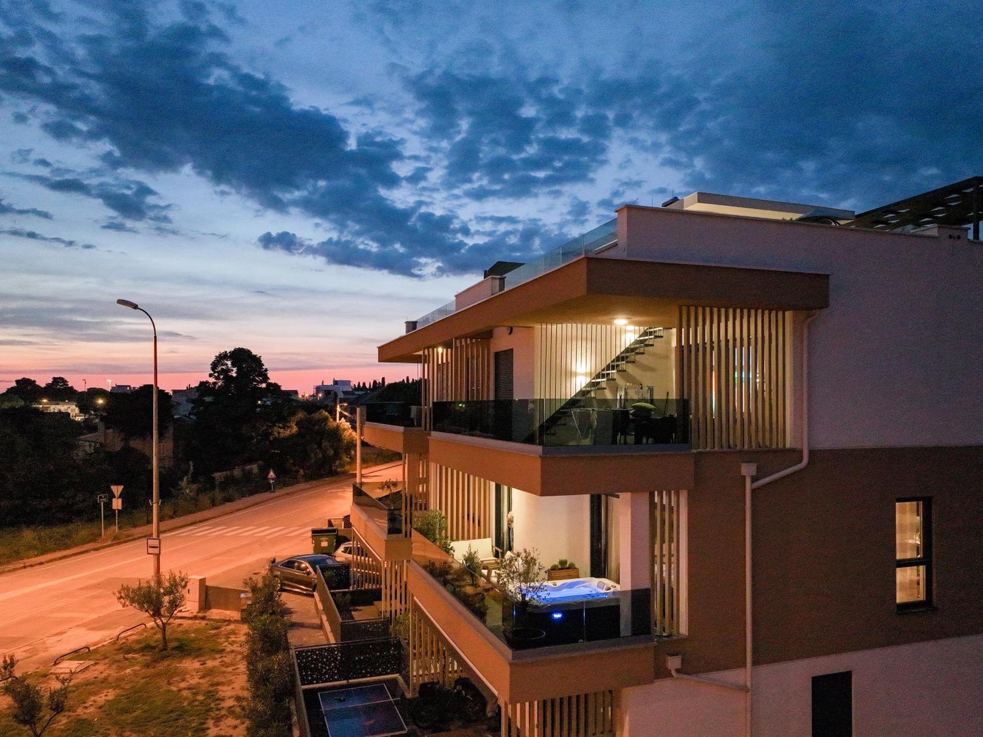 Luma Luxury Apartment With Jacuzzi Zadar Exteriör bild